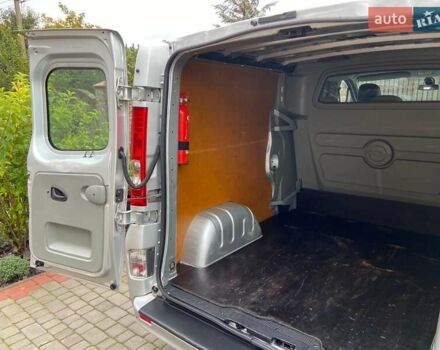 Серый Опель Виваро, объемом двигателя 2.5 л и пробегом 285 тыс. км за 13950 $, фото 45 на Automoto.ua