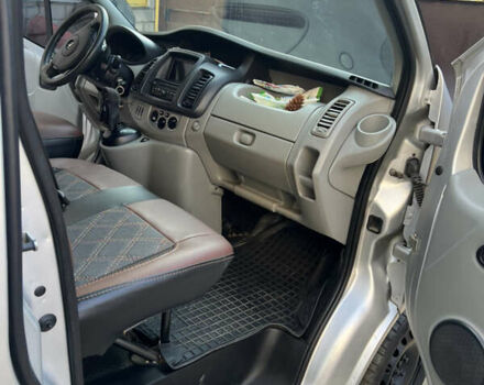 Серый Опель Виваро, объемом двигателя 2 л и пробегом 380 тыс. км за 13200 $, фото 9 на Automoto.ua