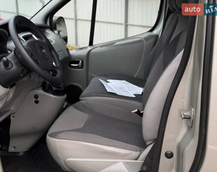 Сірий Опель Віваро, об'ємом двигуна 2 л та пробігом 282 тис. км за 13850 $, фото 26 на Automoto.ua