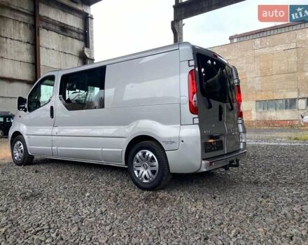 Серый Опель Виваро, объемом двигателя 2.5 л и пробегом 265 тыс. км за 13850 $, фото 12 на Automoto.ua