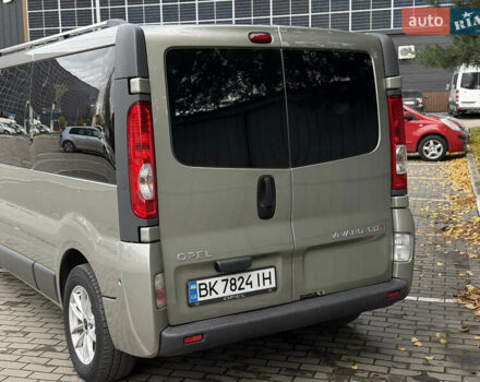 Сірий Опель Віваро, об'ємом двигуна 2 л та пробігом 282 тис. км за 13850 $, фото 7 на Automoto.ua