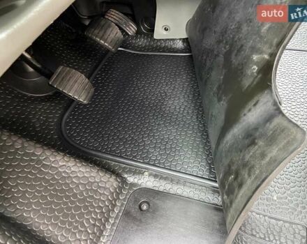 Серый Опель Виваро, объемом двигателя 2.5 л и пробегом 285 тыс. км за 13950 $, фото 35 на Automoto.ua