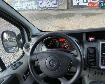 Серый Опель Виваро, объемом двигателя 2.5 л и пробегом 265 тыс. км за 13850 $, фото 41 на Automoto.ua