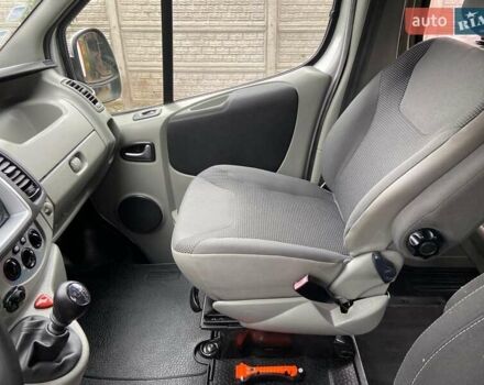 Серый Опель Виваро, объемом двигателя 2.5 л и пробегом 285 тыс. км за 13950 $, фото 23 на Automoto.ua