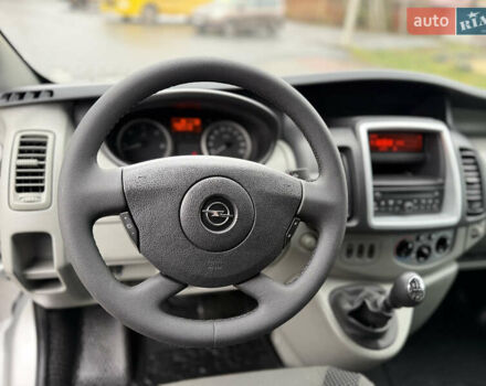 Серый Опель Виваро, объемом двигателя 2 л и пробегом 290 тыс. км за 14650 $, фото 16 на Automoto.ua