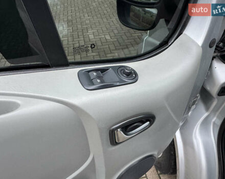 Серый Опель Виваро, объемом двигателя 2 л и пробегом 250 тыс. км за 14950 $, фото 36 на Automoto.ua