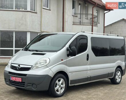 Серый Опель Виваро, объемом двигателя 2 л и пробегом 250 тыс. км за 14950 $, фото 4 на Automoto.ua