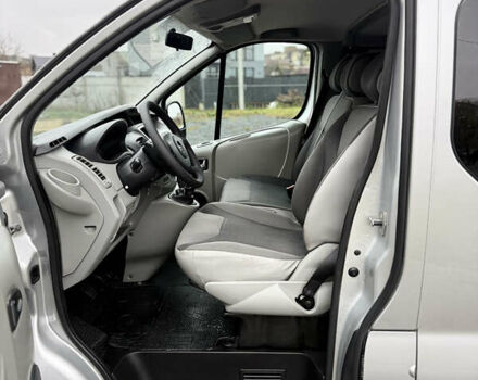 Серый Опель Виваро, объемом двигателя 2 л и пробегом 290 тыс. км за 14650 $, фото 13 на Automoto.ua