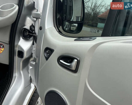 Серый Опель Виваро, объемом двигателя 2 л и пробегом 250 тыс. км за 14950 $, фото 44 на Automoto.ua