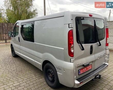 Серый Опель Виваро, объемом двигателя 2.5 л и пробегом 285 тыс. км за 13950 $, фото 9 на Automoto.ua