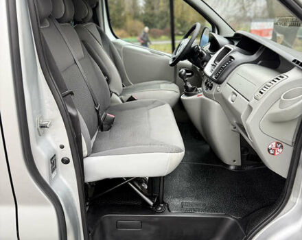 Серый Опель Виваро, объемом двигателя 2 л и пробегом 290 тыс. км за 14650 $, фото 20 на Automoto.ua