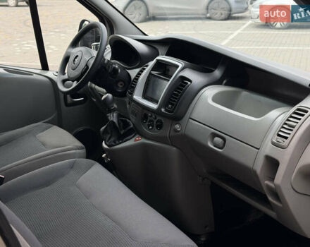 Сірий Опель Віваро, об'ємом двигуна 2 л та пробігом 282 тис. км за 13850 $, фото 21 на Automoto.ua