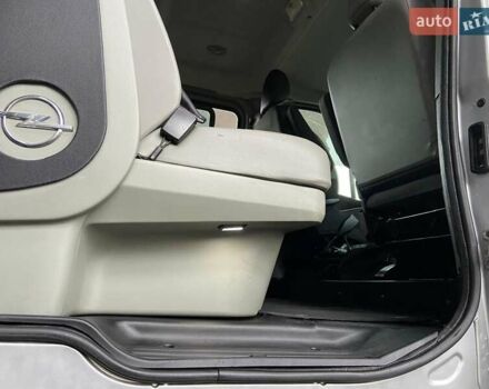 Серый Опель Виваро, объемом двигателя 2.5 л и пробегом 265 тыс. км за 13850 $, фото 25 на Automoto.ua