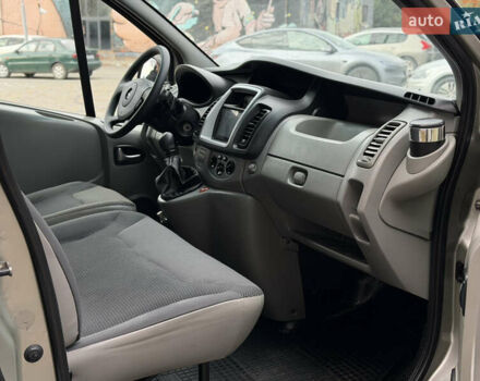 Сірий Опель Віваро, об'ємом двигуна 2 л та пробігом 282 тис. км за 13850 $, фото 20 на Automoto.ua