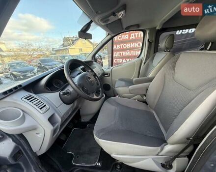 Серый Опель Виваро, объемом двигателя 2 л и пробегом 244 тыс. км за 13000 $, фото 11 на Automoto.ua