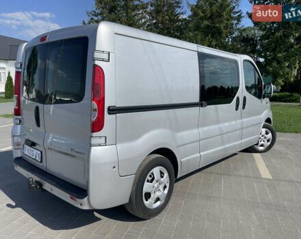 Сірий Опель Віваро, об'ємом двигуна 2 л та пробігом 205 тис. км за 15900 $, фото 2 на Automoto.ua