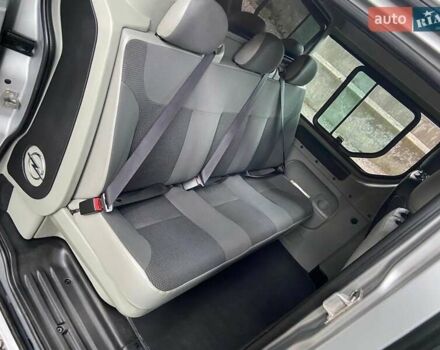 Серый Опель Виваро, объемом двигателя 2.5 л и пробегом 265 тыс. км за 13850 $, фото 11 на Automoto.ua