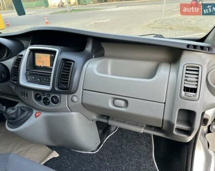 Сірий Опель Віваро, об'ємом двигуна 2 л та пробігом 225 тис. км за 16200 $, фото 24 на Automoto.ua