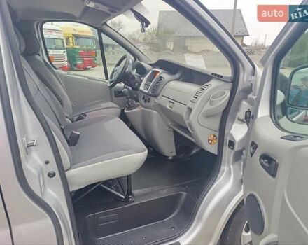 Серый Опель Виваро, объемом двигателя 2 л и пробегом 293 тыс. км за 16200 $, фото 2 на Automoto.ua