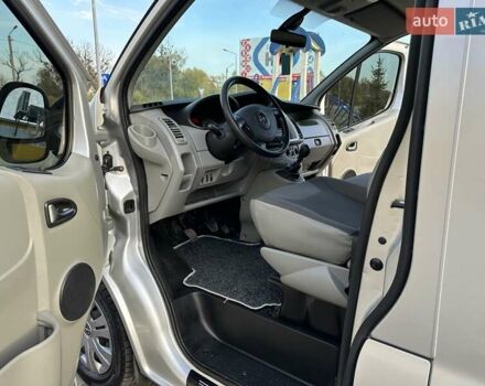 Сірий Опель Віваро, об'ємом двигуна 2 л та пробігом 225 тис. км за 16200 $, фото 20 на Automoto.ua