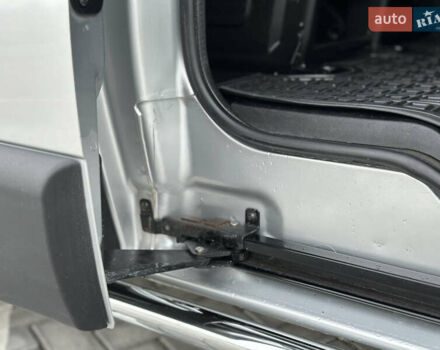 Серый Опель Виваро, объемом двигателя 2 л и пробегом 320 тыс. км за 14500 $, фото 61 на Automoto.ua