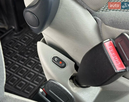 Серый Опель Виваро, объемом двигателя 2 л и пробегом 320 тыс. км за 14500 $, фото 82 на Automoto.ua