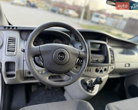 Сірий Опель Віваро, об'ємом двигуна 2 л та пробігом 260 тис. км за 14850 $, фото 14 на Automoto.ua