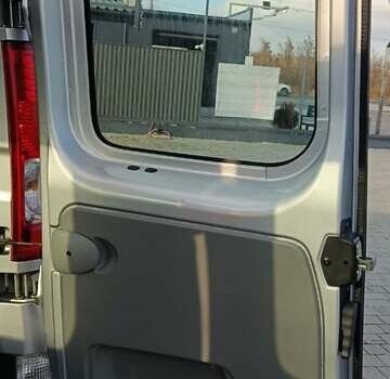 Серый Опель Виваро, объемом двигателя 2 л и пробегом 386 тыс. км за 16600 $, фото 47 на Automoto.ua