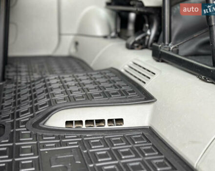 Серый Опель Виваро, объемом двигателя 2 л и пробегом 320 тыс. км за 14500 $, фото 58 на Automoto.ua