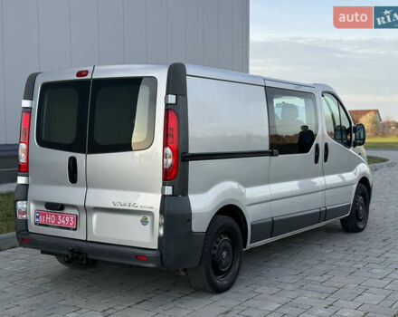 Серый Опель Виваро, объемом двигателя 2 л и пробегом 352 тыс. км за 14950 $, фото 4 на Automoto.ua