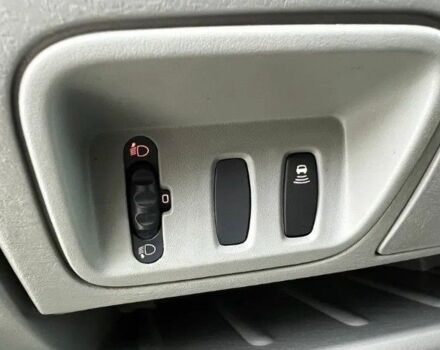 Серый Опель Виваро, объемом двигателя 2 л и пробегом 224 тыс. км за 8700 $, фото 19 на Automoto.ua