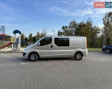 Сірий Опель Віваро, об'ємом двигуна 2 л та пробігом 225 тис. км за 16200 $, фото 3 на Automoto.ua