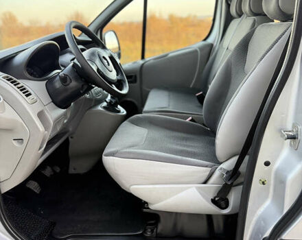 Серый Опель Виваро, объемом двигателя 2 л и пробегом 352 тыс. км за 14950 $, фото 12 на Automoto.ua