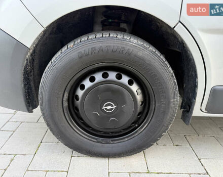 Серый Опель Виваро, объемом двигателя 2 л и пробегом 352 тыс. км за 14950 $, фото 8 на Automoto.ua