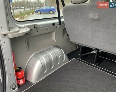 Серый Опель Виваро, объемом двигателя 2 л и пробегом 288 тыс. км за 13950 $, фото 18 на Automoto.ua