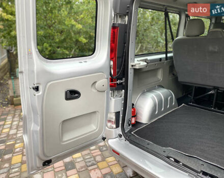 Серый Опель Виваро, объемом двигателя 2 л и пробегом 287 тыс. км за 14700 $, фото 22 на Automoto.ua