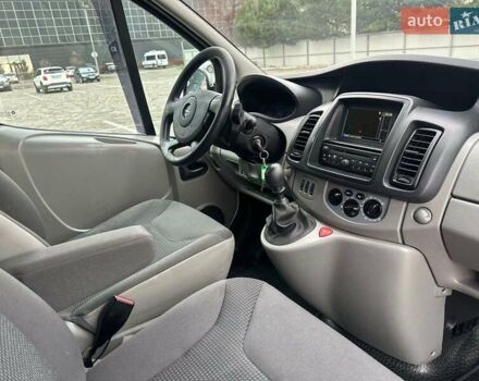 Серый Опель Виваро, объемом двигателя 2 л и пробегом 260 тыс. км за 16300 $, фото 14 на Automoto.ua