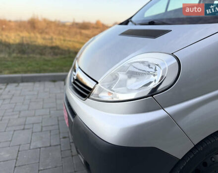 Серый Опель Виваро, объемом двигателя 2 л и пробегом 352 тыс. км за 14950 $, фото 9 на Automoto.ua