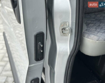 Серый Опель Виваро, объемом двигателя 2 л и пробегом 320 тыс. км за 14500 $, фото 86 на Automoto.ua