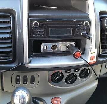 Серый Опель Виваро, объемом двигателя 2 л и пробегом 268 тыс. км за 15400 $, фото 5 на Automoto.ua