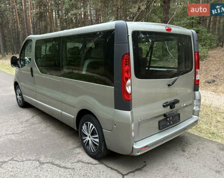 Серый Опель Виваро, объемом двигателя 2 л и пробегом 260 тыс. км за 15800 $, фото 9 на Automoto.ua