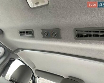 Серый Опель Виваро, объемом двигателя 2 л и пробегом 288 тыс. км за 13950 $, фото 11 на Automoto.ua