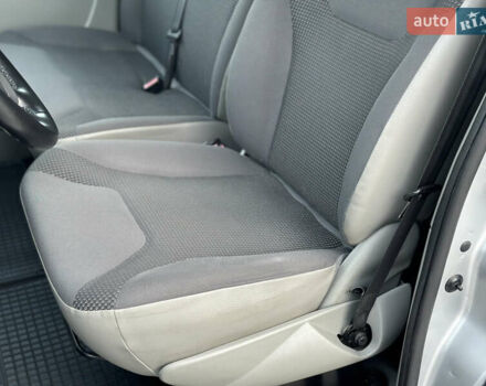 Серый Опель Виваро, объемом двигателя 2 л и пробегом 320 тыс. км за 14500 $, фото 39 на Automoto.ua