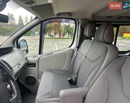 Серый Опель Виваро, объемом двигателя 2 л и пробегом 260 тыс. км за 16300 $, фото 27 на Automoto.ua