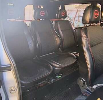 Серый Опель Виваро, объемом двигателя 2 л и пробегом 268 тыс. км за 15400 $, фото 12 на Automoto.ua