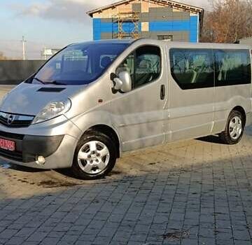 Серый Опель Виваро, объемом двигателя 2 л и пробегом 386 тыс. км за 16600 $, фото 4 на Automoto.ua