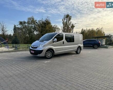 Сірий Опель Віваро, об'ємом двигуна 2 л та пробігом 225 тис. км за 16200 $, фото 2 на Automoto.ua