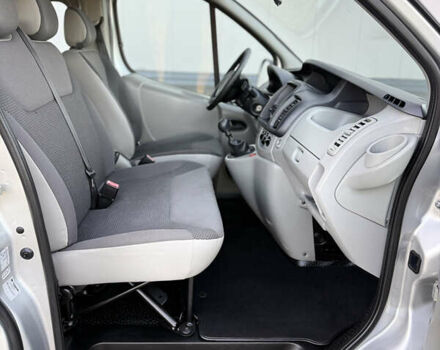 Серый Опель Виваро, объемом двигателя 2 л и пробегом 352 тыс. км за 14950 $, фото 17 на Automoto.ua