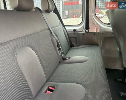 Серый Опель Виваро, объемом двигателя 2 л и пробегом 260 тыс. км за 16300 $, фото 39 на Automoto.ua