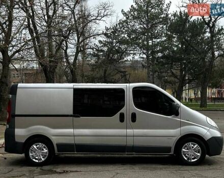 Серый Опель Виваро, объемом двигателя 2 л и пробегом 288 тыс. км за 12499 $, фото 3 на Automoto.ua